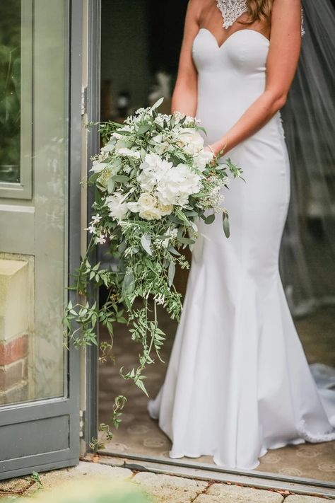 Green Hydrangea Bouquet, Dark Baroque, Green And White Wedding Flowers, White Hydrangea Wedding, Jesmond Dene, Trailing Bouquet, Newton Hall, Green And White Wedding, Hydrangea Bouquet Wedding