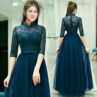 indori artist shriya (@indorimehandiartistshriya) • Instagram photos and videos Suit Neck, Gown Party Wear, Lehnga Dress, Party Wear Gown, Shivangi Joshi, Long Gown Dress, Long Dress Design, Indian Gowns Dresses, Designer Party Wear Dresses