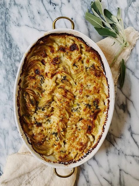 My take on the classic potato gratin features local PNW apples and cheddar cheese. A delicious combination for your Thanksgiving table. Get the recipe at HannahBerryMakes.com Pnw Recipes, Apple And Cheddar, Cheddar Potatoes, Thanksgiving 2024, Potato Gratin, White Cheddar, Christmas 2022, Apple Slices, Eat Local