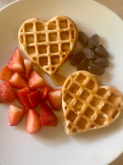 Heart Waffles Aesthetic, Heart Waffles, Tell Me Three Things, Twisted Ankle, Heart Food, Easy Snack Recipes, Sweet Food, Breakfast At Tiffanys, Waffle Iron