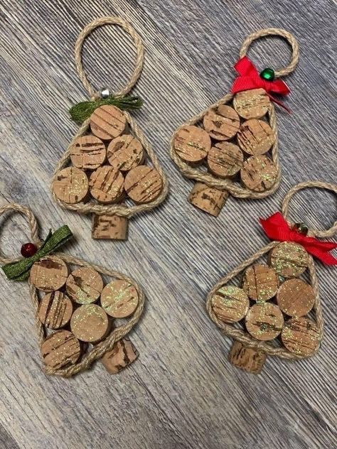 Wine Cork Crafts Christmas, Cork Crafts Christmas, Cork Christmas Trees, Painting Front Porch, Wine Cork Diy Crafts, Wine Cork Ornaments, Cork Crafts Diy, Wine Cork Diy, Wine Cork Art