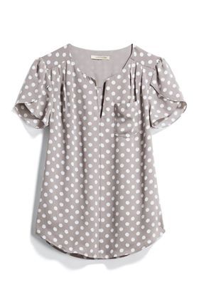 I want this top Stitch Fix Outfits, Stich Fix, Blouse Pattern Sewing, Stitch Fix Stylist, Stitch Fix Inspiration, Polka Dot Blouse, Cute Top, Stitch Fix Style, Kurti Designs