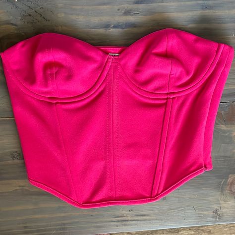 Brand New!! Zara Corset Top In Hot Pink Color. Hot Pink Black Outfit, Corset Outfit Pink, Cropped Rosa Pink, Hot Pink Corset Outfit, Pink Corset Top Outfit, Hot Pink Clothes, Shein Corset Top, Pink Crop Top Outfit, Hot Pink Fits