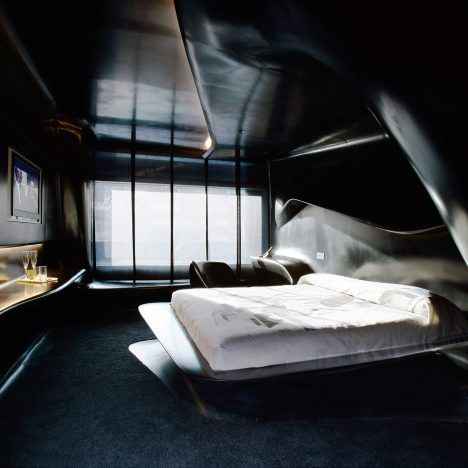 This week Moby criticised a hotel room by Zaha Hadid and Tate told Neo Bankside to get curtains Futuristic Bedroom Ideas, Ceiling Alternatives, Futuristic Bedroom, Hotel Style Bedroom, Feng Shui Colors, Zaha Hadid Architecture, Modern Luxury Bedroom, Hotel Room Design, Zaha Hadid Architects