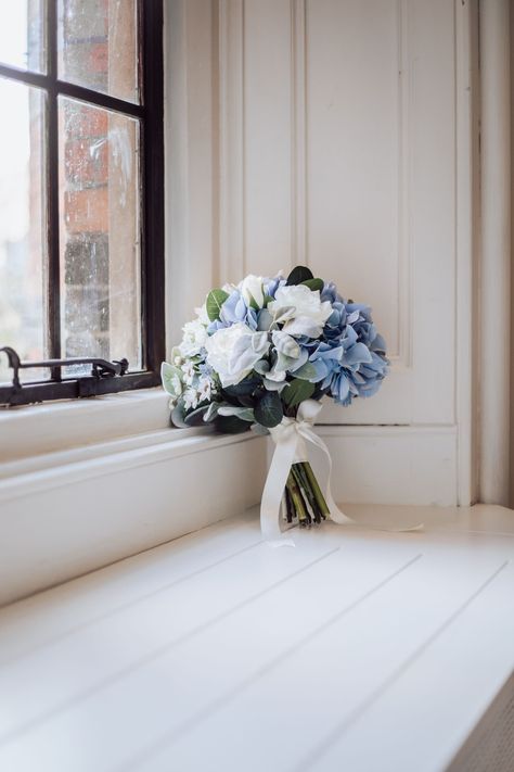 Silk Flower Wedding, Fake Hydrangeas, Blue Wedding Bouquet, Roses Blue, Daisy Wedding, Hydrangea Bouquet, Silk Flowers Wedding, Wedding Bridal Bouquets, Flower Ideas