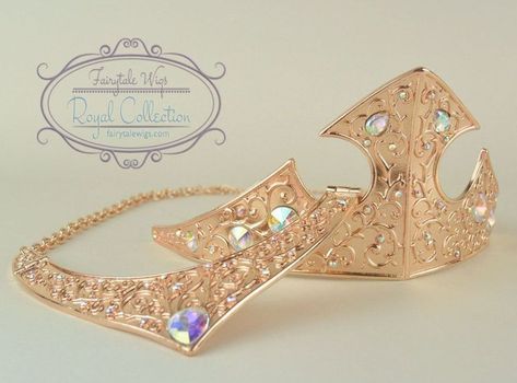 Aurora Sleeping Beauty Crown and Necklace by FairytaleWigs on Etsy Princess Aurora Crown, Sleeping Beauty Crown, Putri Aurora, Aurora Crown, Pocket Princess Comics, Sleeping Beauty Wedding, Pocket Princess, Pocket Princesses, Princess Jewelry