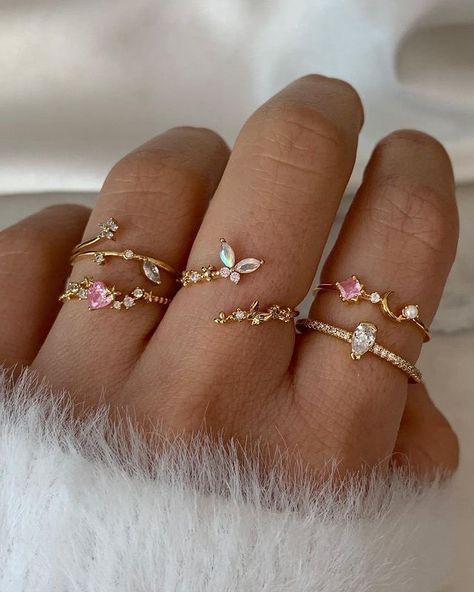 𝑓. on X Jewelry Lookbook, Fancy Jewelry, Fall Jewelry, Pretty Rings, Brass Copper, Jewelry For Her, Girly Jewelry, Love Ring, Stylish Jewelry