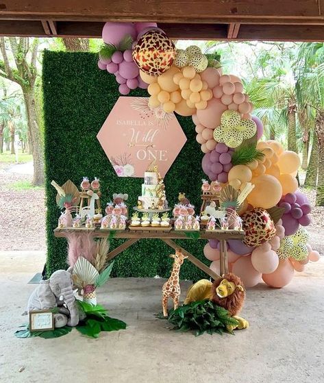 Jungle Balloons, Pink Safari, Balloons Cake, Cake Tables, Safari Theme Birthday, Sweet Tables, Safari Cakes, Event Stylist, Two Wild