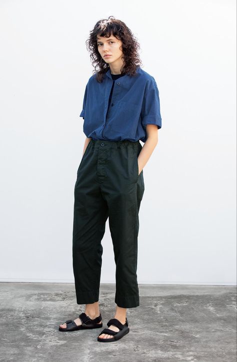 Queer Formal Wear Summer, Queer Office Outfit, Amab Nonbinary Outfits, Queer Spring Outfits, Baggy Business Casual, Queer Workwear, Queer Office Fashion, Nonbinary Femme Fashion, Non Binary Business Casual