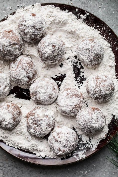 Easy Chocolate Peppermint Snowball Cookies that are made gluten-free with Butter Ball Cookies Recipe, Butterball Cookies, Chocolate Snowballs, Pecan Snowballs, Pecan Snowball Cookies, Meltaway Cookies, Snowball Cookie Recipe, Vegan Pecan, Russian Tea Cake