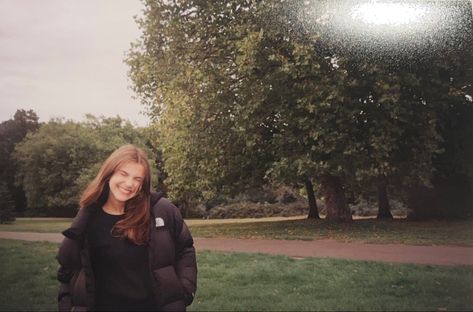 Disposable Camera Photo Ideas, Aesthetic Disposable Camera Photos, Vintage Film Photography Aesthetic, Film Aesthetic Pictures, Kodak Disposable Camera Pictures, Film Girl Aesthetic, Kodak Camera Aesthetic, Film Camera Aesthetic Pictures, Fall Film Photography