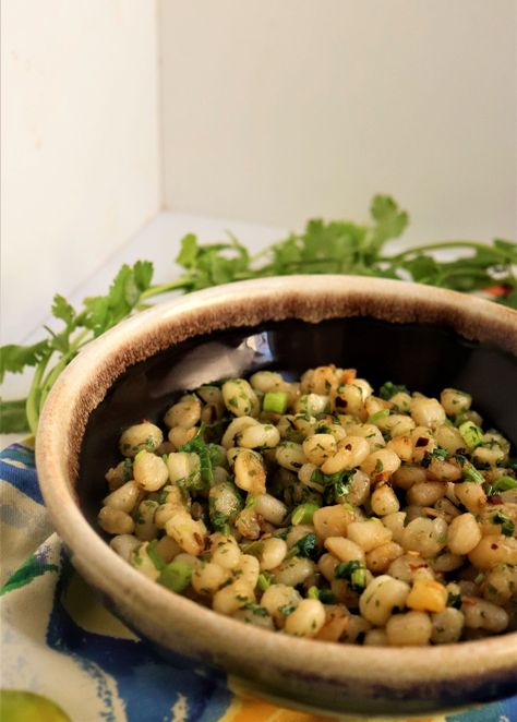 Flavor-Bomb Vegan Snacking Hominy Recipe - Very Vegan Val Hominy Recipes, Canned Hominy, Mexican Soup, Vegetarian Snacks, Vegetarian Soup, Recipes Vegan, Vegan Condiments, Vegan Snacks, Healthy Cooking