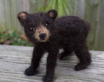 Needlefelt Ideas, Hedgehog Craft, Black Bear Cub, Felt Beads, Felt Mouse, Bear Cub, Needle Felting Projects, Felted Animals, Bear Cubs