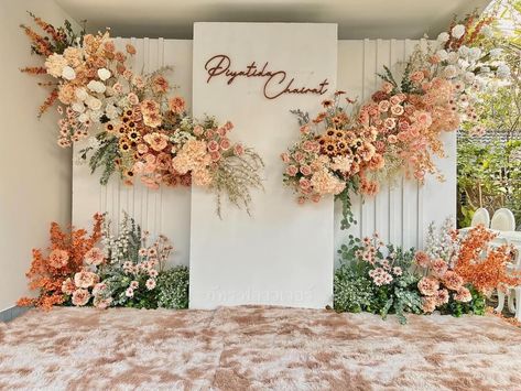 Engagement Backdrop Ideas Simple, Debut Stage Decoration, 25th Anniversary Decor, Prom Backdrops, Wedding Stage Backdrop, Wedding Stage Decor, Simple Wedding Decorations, Diy Wedding Backdrop, Wedding Stage Design