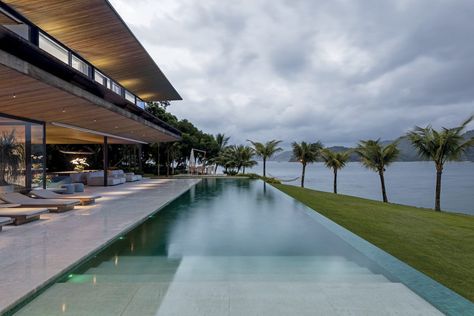 AB House by Jacobsen Arquitetura | HomeAdore Piscina Container, Island House, Island Living, Private Island, Residential Architecture, Open Space, Decor Interior Design, Architecture House, Swimming Pool