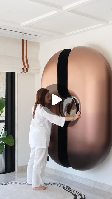 Ar. Meenakshi Jessani on Instagram: "Transformed an ordinary wall into a piece of art with this sleek, capsule-shaped bar. From design conceptualization to final touches, it’s been a journey to create a unique showstopper piece that redefines the traditional home bar. This piece maximizes functionality with smart storage solutions, while its capsule shape and ombre finish makes a bold design statement. It’s not just a bar, it’s an experience-crafted into the perfect spot for unwinding and entertaining, all within the comfort of your home
.
.
.
.
.
#homebarinspo #designgoals #interiorinnovation #barunitshowcase #functionaldesign #interiorstyle #spacesaver #interiorbeforeandafter #interiordesign #trendingnow #bardesign" Bar Unit, Show Case, Smart Storage, Home Bar, Space Savers, Functional Design, Bar Design, Traditional House, Storage Solutions