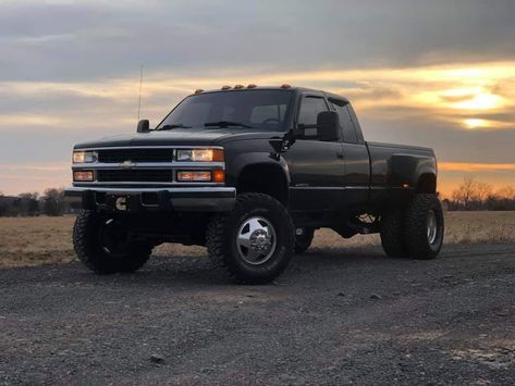 Badass 90’s model Chevrolet K3500 Ext Cab Dually lifted with a Cummins power plant under the hood! Obs Chevy Dually, K3500 Dually, Chevy 3500 Dually, Lifted Dually Trucks, Chevy Dually, Obs Chevy, Obs Truck, Chevy Trucks Silverado, Dually Trucks