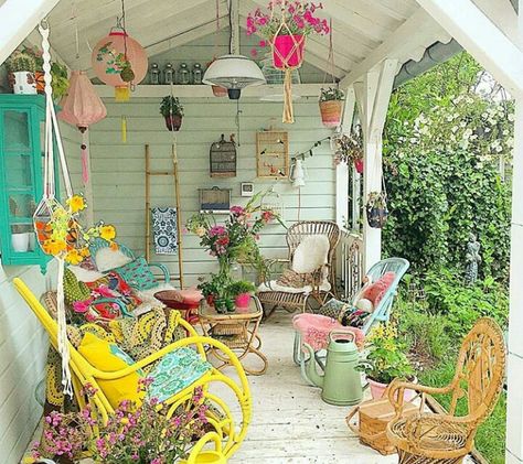 Balcony Garden Diy, Bohemian Patio, Apartment Balcony Garden, Balkon Decor, Bohemian Garden, Boho Patio, Evening Sun, Bohemian House, Apartment Patio