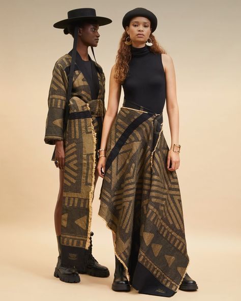 The Halisi Shawl by Mille Collines, in collaboration with African Jacquard, is a stunning fusion of heritage and luxury. This piece, with its vibrant West African patterns and exquisite craftsmanship, embodies the essence of cultural pride. 📸 @millecollines African Modern Fashion, African Shapes, Modern African Fashion, Shadow Runner, Modern Pirate, African Traditional Wear, African Ancestry, African Clothes, African Fashion Modern