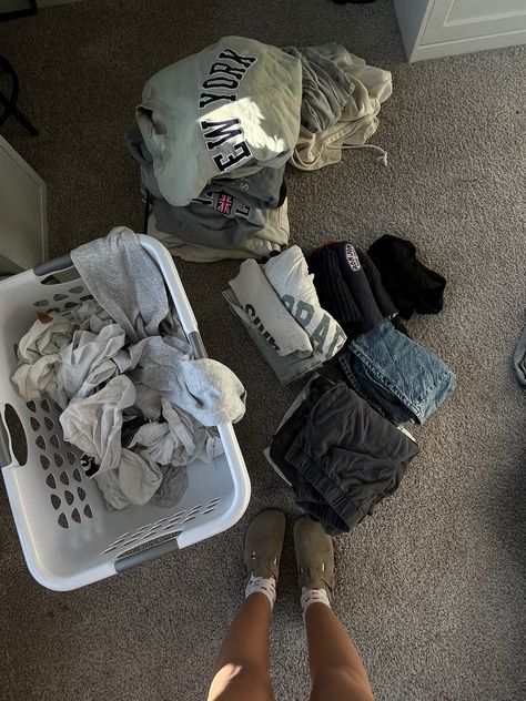 Looking After Yourself Aesthetic, Cleaning Pics Aesthetic, Laundry Asethic, Clean Laundry Aesthetic, Cleaning Out Closet Aesthetic, Laundry Day Aesthetic, Doing Laundry Aesthetic, Cleaning Motivation, New Year New Me