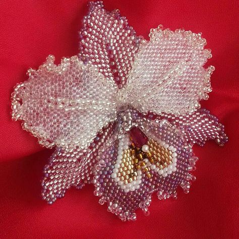 Beaded Orchid Pattern, Beaded Orchid, Flower Beading, Chainmail Patterns, Beaded Necklace Tutorial, Beaded Flowers Patterns, French Beaded Flowers, Bead Embroidery Jewelry, Beaded Applique