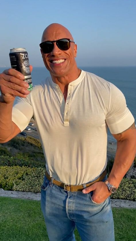 Teth Adam, The Rock Dwayne Johnson Workout, Dwayne Johnson Workout, Pretty Celebrity, Dwyane Johnson, Rock Dwayne Johnson, Prettiest Celebrities, Dwayne The Rock Johnson, The Rock Johnson