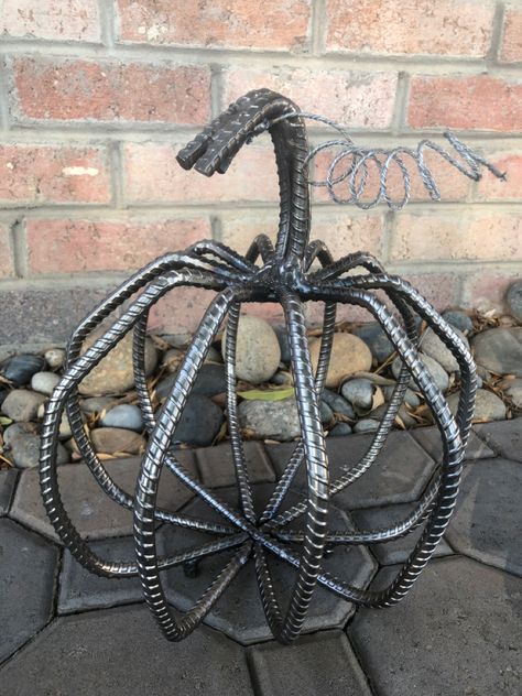 Fall Metal Art, Metal Welding Projects, Welding Projects Ideas, Start Of Fall, Welded Metal Projects, Fall Starts, Metal Pumpkins, Welding And Fabrication, Metal Welding