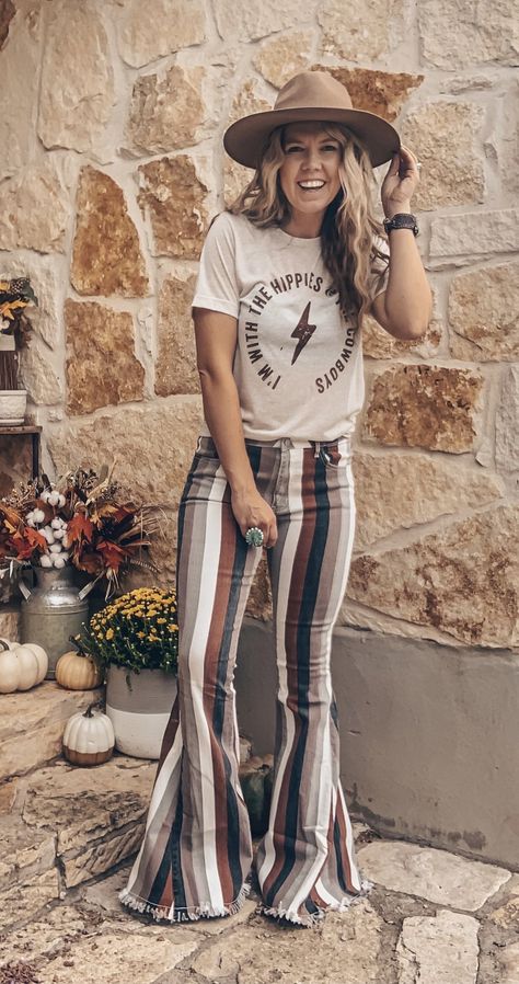 Lainey Wilson Concert, Bell Bottom Outfits, Nfr Outfits, Country Concert Outfits, Bell Bottoms Outfit, Mom Clothes, Lainey Wilson, Western Clothes, Concert Outfit Ideas