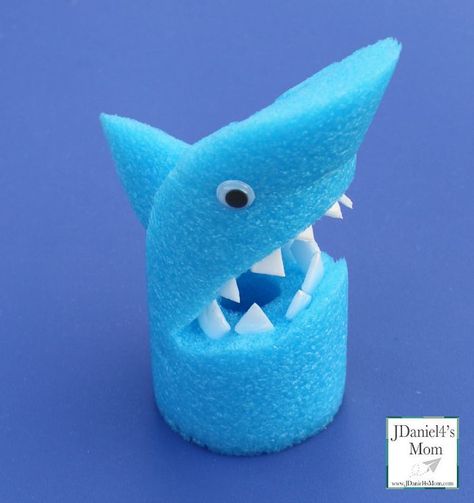 Arts and Crafts for Kids- Pool Noodle Shark (Fin) Shark Craft, Pool Noodle Crafts, Ocean Kids, Pool Noodle, Sea Crafts, Vbs Crafts, Arts And Craft, Diy Pool, Ocean Crafts