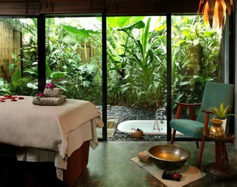 Tropical spa Hostel Decor, Spa Interiors, Healing Studio, Spa Massage Room, Massage Room Design, Massage Room Decor, Garden Spa, Massage Therapy Rooms, Men Spa