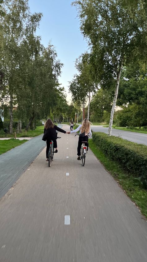 Friends Riding Bikes Aesthetic, Bike Ride Outfit, Riding Bike Aesthetic, Bike Riding Aesthetic, Aesthetic Bike Ride, Bike Ride Aesthetic, Bike Riding Outfit, Summer Bike Ride, Ride Aesthetic