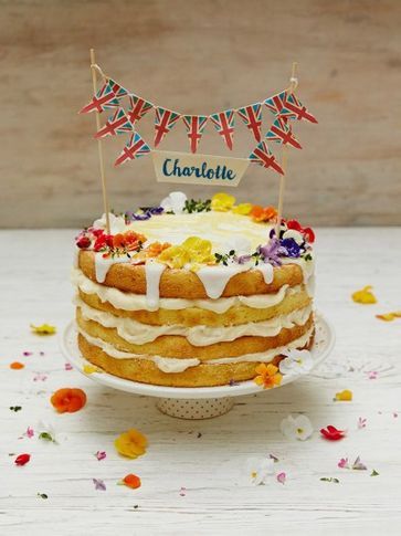 Royal Charlotte lemon drizzle cake Birthday Cake Recipes, Sponge Cake Filling, Princesa Charlotte, Lemon Drizzle Cake, Drizzle Cake, Lemon Drizzle, Vanilla Icing, Cake Mixture, Best Cake Recipes