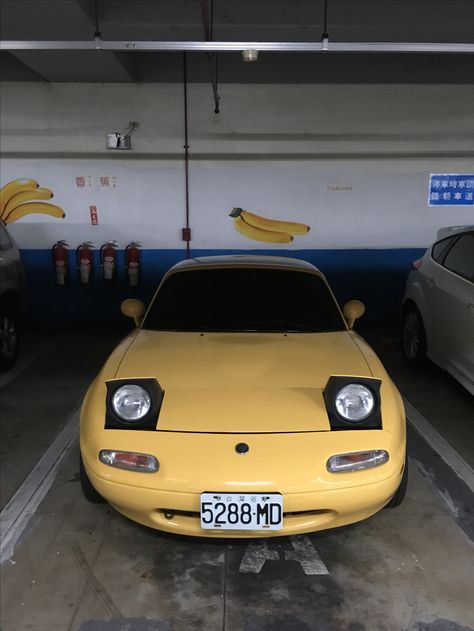 Yellow Miata, Mx5 Na, Miata Mx5, Mazda Miata, Pastel Yellow, Car Stuff, Future Car, Dream Car, Light Yellow