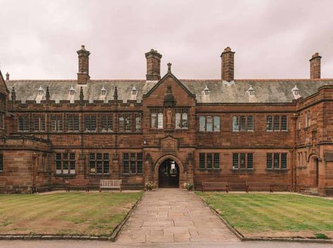 Gladstone's Library: The UK's Only Residential Library Residential Library, Manor Library, Most Beautiful Libraries, Beautiful Libraries, Large Sheds, Beautiful Library, Old Portraits, Cosy Spaces, Hotel Services