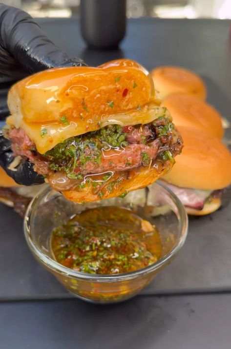 Steak And Chimichurri Sliders, Steak Sliders, Smoked Burgers, Beef Ribs Recipe, Beef Kabobs, Beef Sliders, Fresh Guacamole, Cheese Sauce Recipe, Burger Sliders