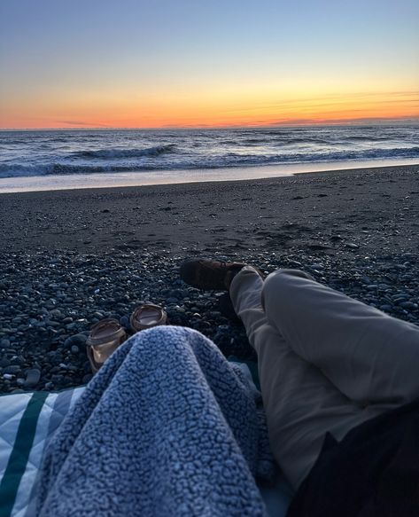 dreamy sunset dates ☀️❤️🫶🏼 top - @sezane #sezanelovers 3 - perf beach bags 🐚 4 - watching sunset with him 😇❤️🥹 5 - those birds at the beach 🫶🏼 7 - windows down and the summer breeze 🫰🏻 8 - did stargazing with my love ❤️🦋 summer outfit inspo, pinterest outfits, pinterest aesthetic, pinterest style, summer outfit ideas, summer style, euro summer, outfit inspo, casual style, effortless chic, casual outfits, daily outfit inspo, casual chic, simple outfits #summeroutfitideas #summeroutfitinsp... Sunset Dates, Euro Summer Outfit, Chic Casual Outfits, Watching Sunset, Dreamy Sunset, Outfit Ideas Summer, Pinterest Style, With My Love, Euro Summer