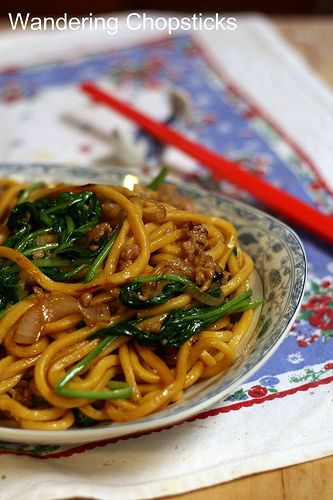 Shanghai Noodles with Ground Pork, Spinach, and Onions 10 Chinese Spinach Recipe, Recipe Using Ground Pork, Noddle Recipes, Vietnamese Food Recipes, Shanghai Noodles, Chinese Noodle Recipes, Egg Noodle Recipes, Ground Pork Recipes, Noodles Recipes