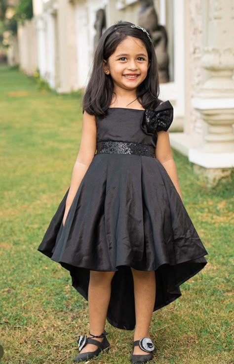 Frocks For Kids Designer, Traditional Frocks For Kids, Simple Frock Designs For Kids, Kids Gown Design Simple, Frock Design Girl, Designer Frocks For Kids, Fancy Frocks For Kids, Frock Models For Kids, Frock For Kids