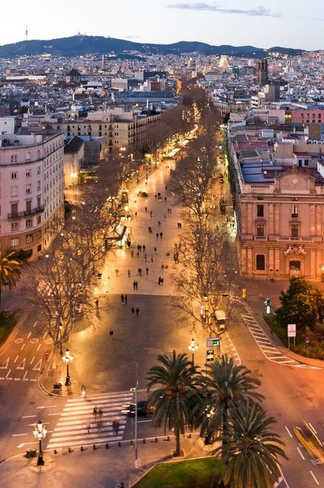 Las Ramblas Barcelona, City At Night, Barcelona City, Voyage Europe, Barcelona Travel, Spain And Portugal, Virgin Islands, Barcelona Spain, Spain Travel