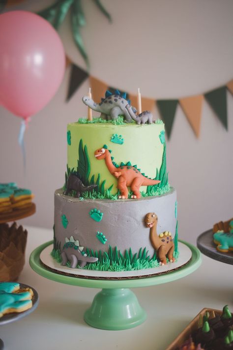 36+ Dino Birthday Cake Ideas for a Party to Remember First Birthday Boy Dinosaur Theme, First Birthday Dinosaur Theme, Dinosaur Birthday Party Cake, Birthday Dinosaur Theme, Dinosaur Cake Ideas, First Birthday Dinosaur, Dino Birthday Cake, T Rex Cake, Dinosaur Birthday Cake