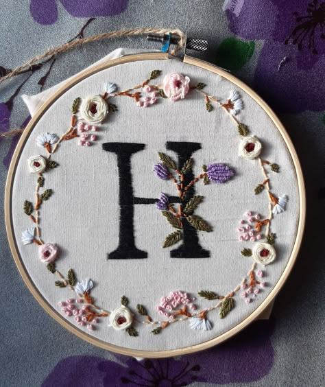 H Embroidery Letter, 15 August Independence Day, Clothes Embroidery Diy, Clothes Embroidery, Embroidery Alphabet, Name Embroidery, Cushion Cover Designs, Hand Embroidery Tutorial, 15 August