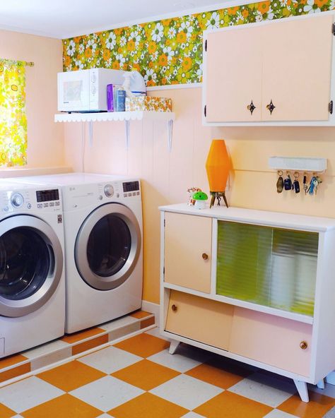 ✨Shermy✨ on Instagram: “🧺🧼✨ Something else I’ve been working on! My laundry room has been a bit of a project, I don’t have a before picture but it used to just be…” 70s Laundry Room Ideas, Groovy Laundry Room, Laundry Room Ideas Colorful, Midcentury Laundry Room Ideas, Retro Mudroom, 1970s Laundry Room, 60s Laundry Room, Retro Laundry Mat, 1950s Laundry Room