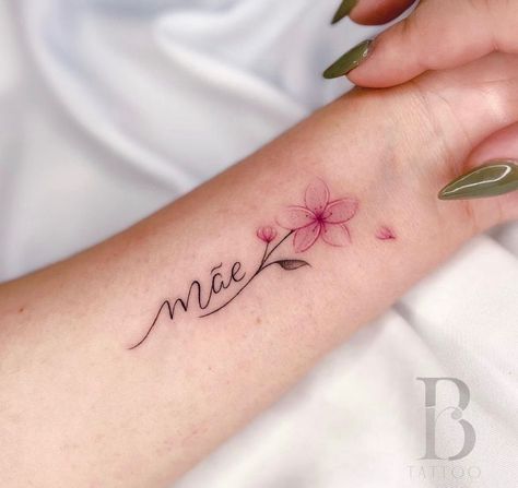 Last Name With Flowers Tattoo, Flower And Name Tattoo, Couple Name Tattoos, Tiny Flower Tattoos, Colour Tattoo For Women, Baby Tattoo Designs, Bookish Tattoos, Henna Inspired Tattoos, Special Tattoos