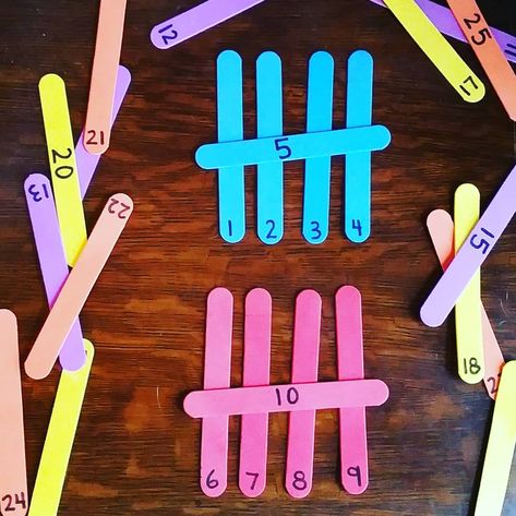 TALLY MARK PRACTICE! Fun, easy DIY math manipulatives! These are foam craft sticks, wood ones would be more durable, but I had these on… Math Manipulatives Kindergarten, Tally Mark Activities, Structured Play, Easy Math Activities, Numeracy Activities, Math Charts, Tally Marks, Craft Sticks, Math Manipulatives