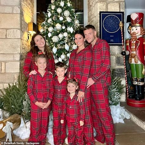 Rebekah Vardy wears matching pyjamas with husband Jamie and their children in Christmas snap Check more at https://newscnnn.com/rebekah-vardy-wears-matching-pyjamas-with-husband-jamie-and-their-children-in-christmas-snap/ Family Xmas Pjs, Stylist Job, Photo For Christmas, Matching Family Holiday Pajamas, Christmas Snap, Matching Pj Set, Matching Pyjamas, Family Christmas Outfits, Christmas Family Photoshoot