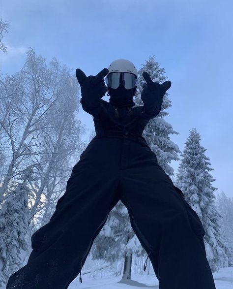 Snowboarding Pics, Snowboarding Aesthetic, Winter Snowboarding, Skiing Aesthetic, Ski Jumpsuit, Snowboarding Trip, Snow Boarding, Ski Girl, Snow Trip