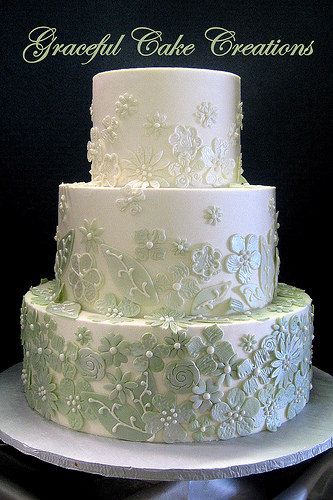 Sage Green Cake Ideas, Wedding Cake Sage Green, Sage Quince, Cake Quinceanera, Green Quinceanera Theme, Green Birthday Cakes, Quince Cakes, Quince Stuff, Professional Cakes