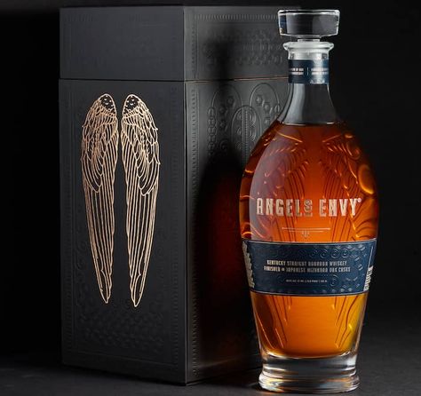 Angels Envy, Bourbon Brands, Bourbon Drinks, Angel S, Kentucky Straight Bourbon Whiskey, Straight Bourbon Whiskey, Good Whiskey, Alcohol Bottles, Oak Barrel