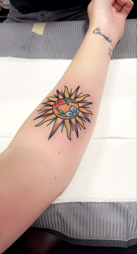 #tattoo #traditionaltattoos #mainetattoos #tattoosforwomen Traditional Style Sun Tattoo, Sun Tattoo Traditional, Yellow Sun Tattoo, Traditional Tattoo Clouds, American Traditional Sun Tattoo, Sun Tattoo Color, Traditional Sun Tattoo, Sunshine Tattoo, Arm Tats