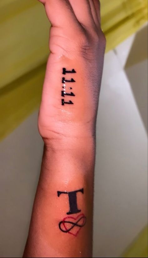 Black People Tattoo Ideas, Long Live Tattoo Black People, Black People Tattoos, Arm Sleeve Tattoos For Women, Tattoo For Boyfriend, M Tattoos, Cute Hand Tattoos, Small Tattoos With Meaning, Black Girls With Tattoos